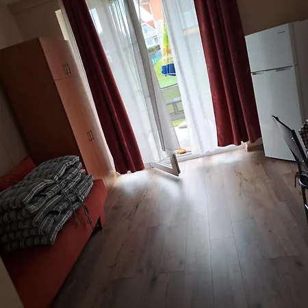 Alinka Apartmanhaz Apartment Balatonlelle