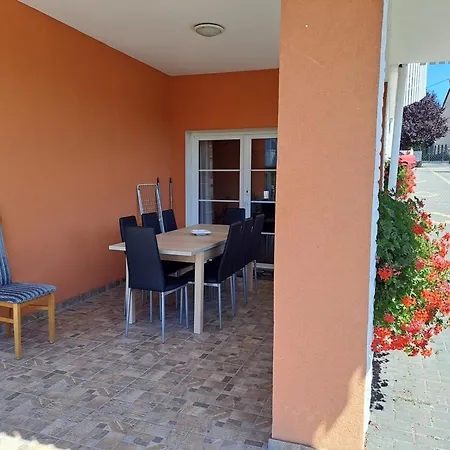 Alinka Apartmanhaz Balatonlelle